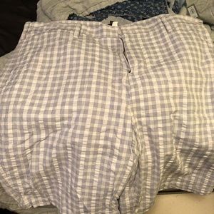 NWT apt. 9 shorts, never been worn, nice color